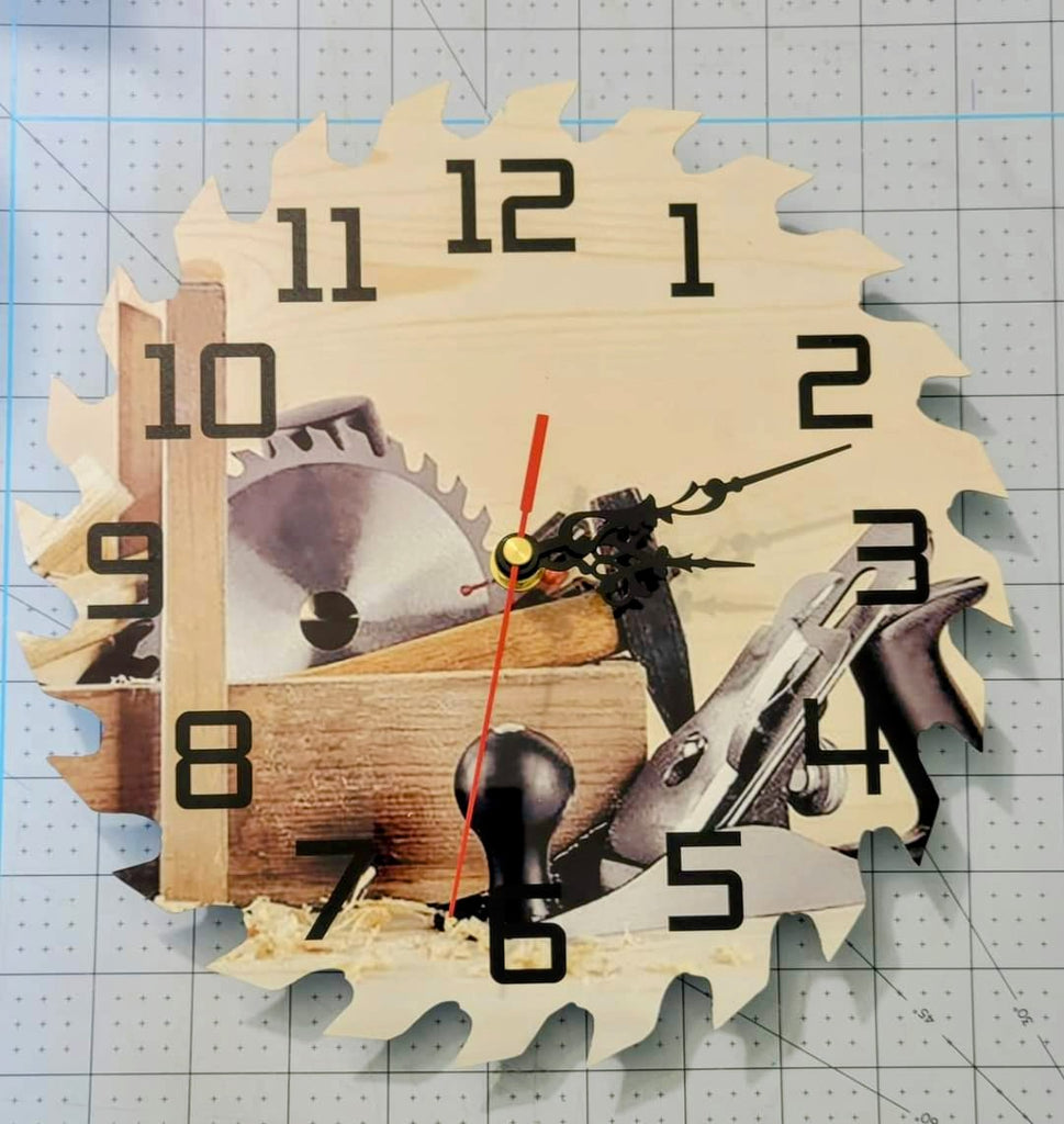 Saw blade clock